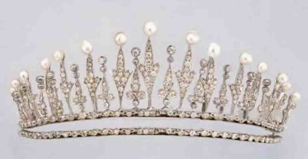 Queen Crown 38.25 Carat Rose Cut Diamond & Pearl 62.65 Gms 925 Sterling Silver