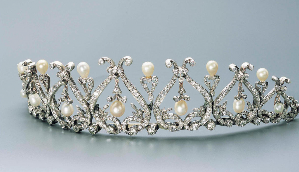 Pearl Headband 27.61 Carat Round Brilliant Diamond & Pearl 52.8 Gms 14K Gold