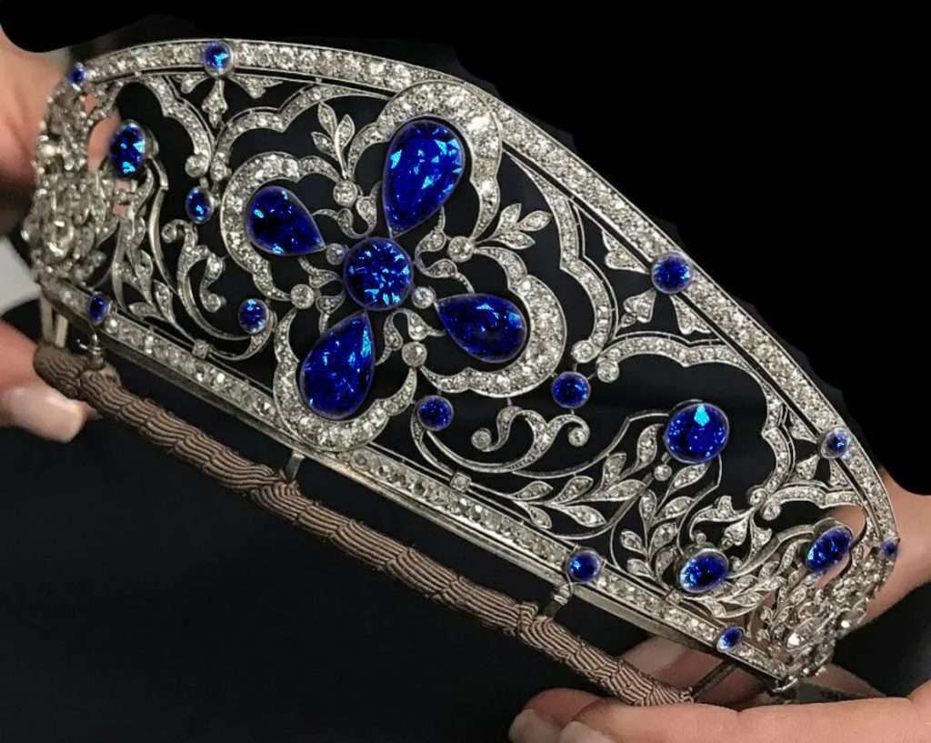 Art Deco Crown 52.78 Carat Rose Cut Diamond & Blue Sapphire 45.22 Gms 925 Sterling Silver